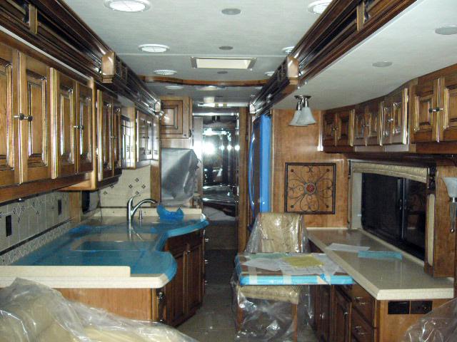83262_Bus_008